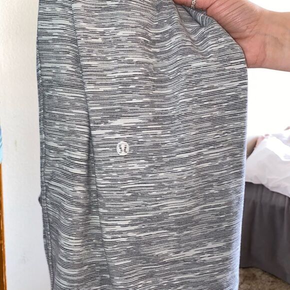 🍄 Lululemon Gray and White Space Dye Joggers - Picture 6 of 8